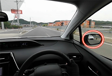 自転車安全運転VR、頭からの駐車での接触事故